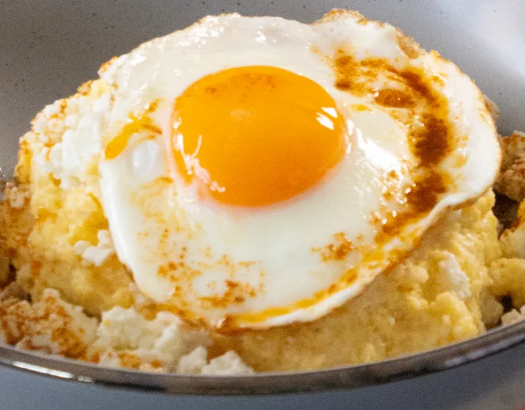 Качамак със сирене, прясно мляко, яйце и Cremio