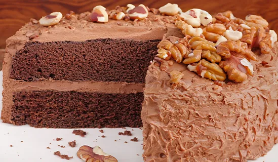 Easy Cake with Chocolate Spread and Whipping Cream