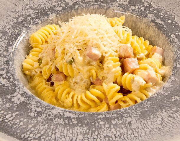 Паста с грах и шунка | Рецепта за готвене