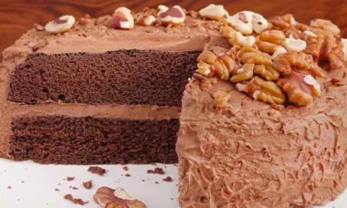 Easy Cake with Chocolate Spread and Whipping Cream