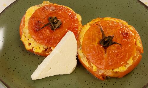 Stuffed tomatoes with chicken | Culinary recipe
