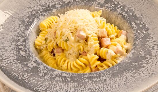 Паста с грах и шунка | Рецепта за готвене