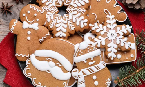 Cinnamon Cookies with whipping cream