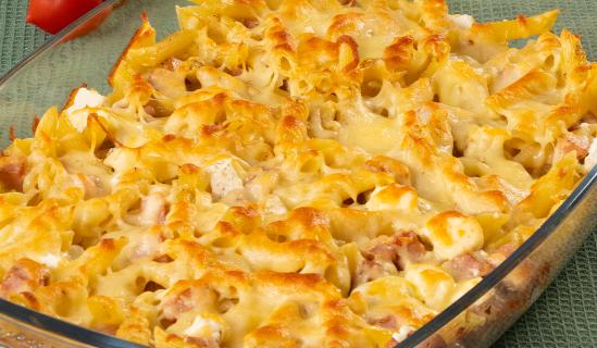 Солени макарони на фурна с готварска сметана