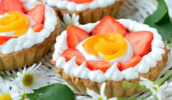 Tartlets with Pastry Cream and Strawberries