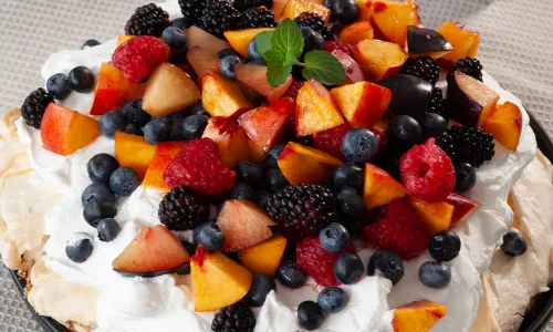Pavlova Cake
